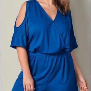 PLUS SIZE COLD SHOULDER ROMPER